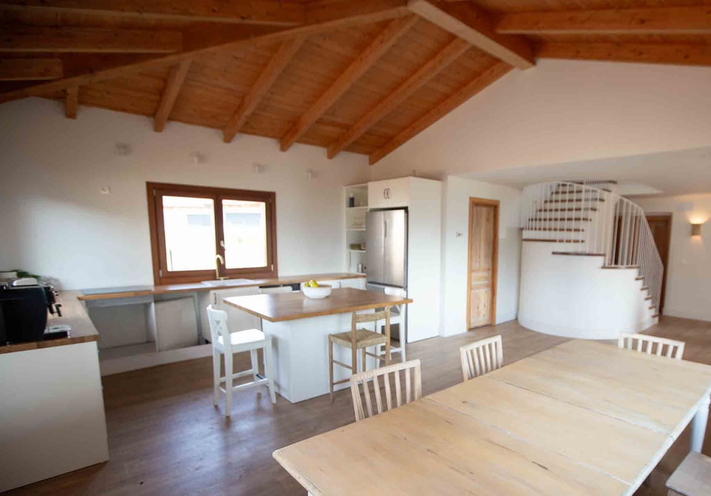 Villa del Sella - Cocina con isla central
