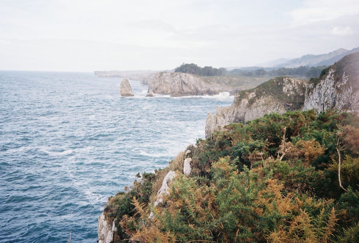 Ribadesella: playa de Santa Marina y la cueva de Tito Bustillo