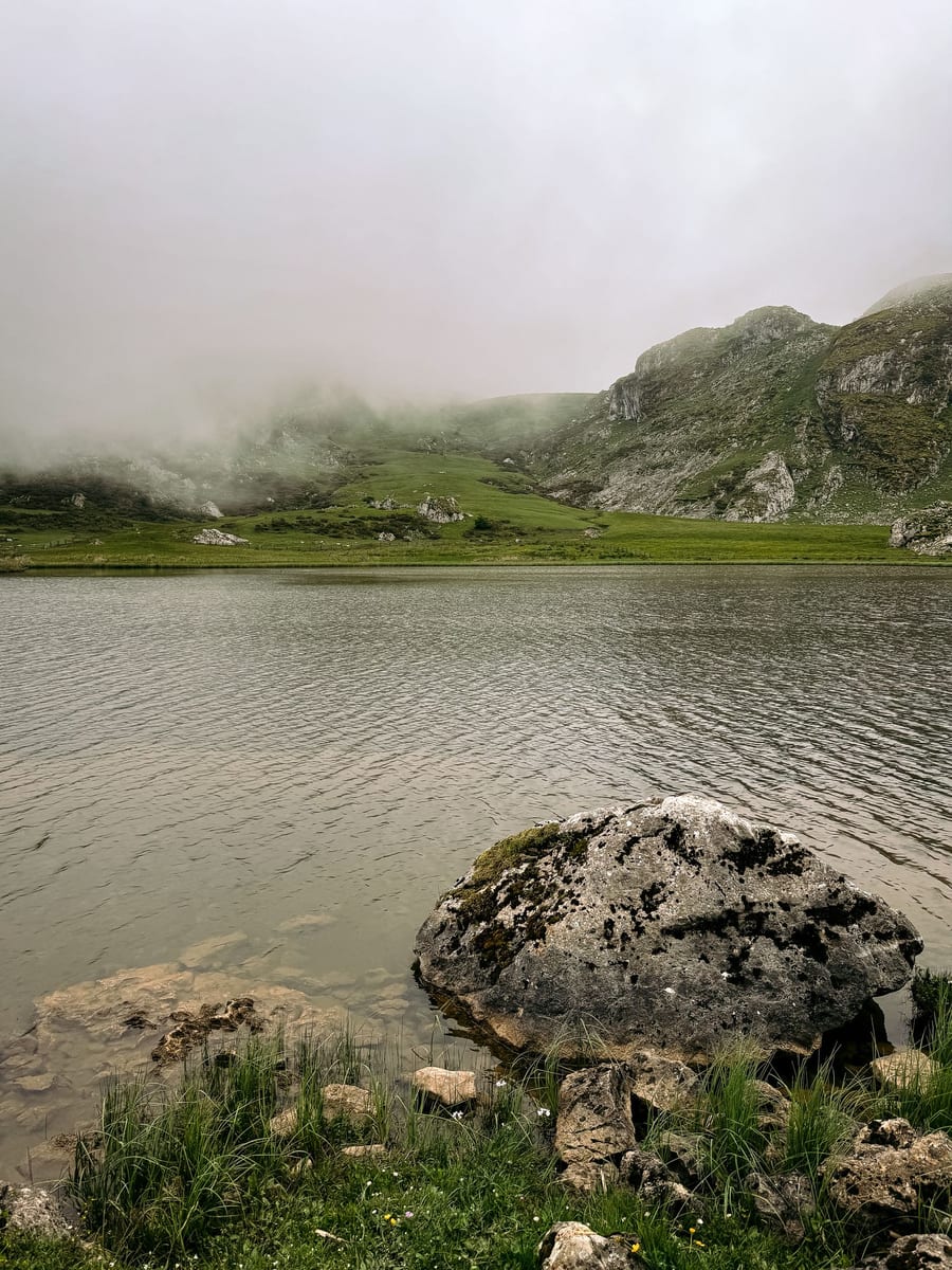 Lagos de Covadonga y el Santuario: el corazón de los Picos de Europa