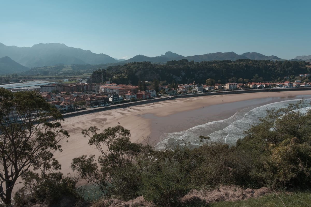 Llanes: playas de ensueño, casco medieval y buena mesa